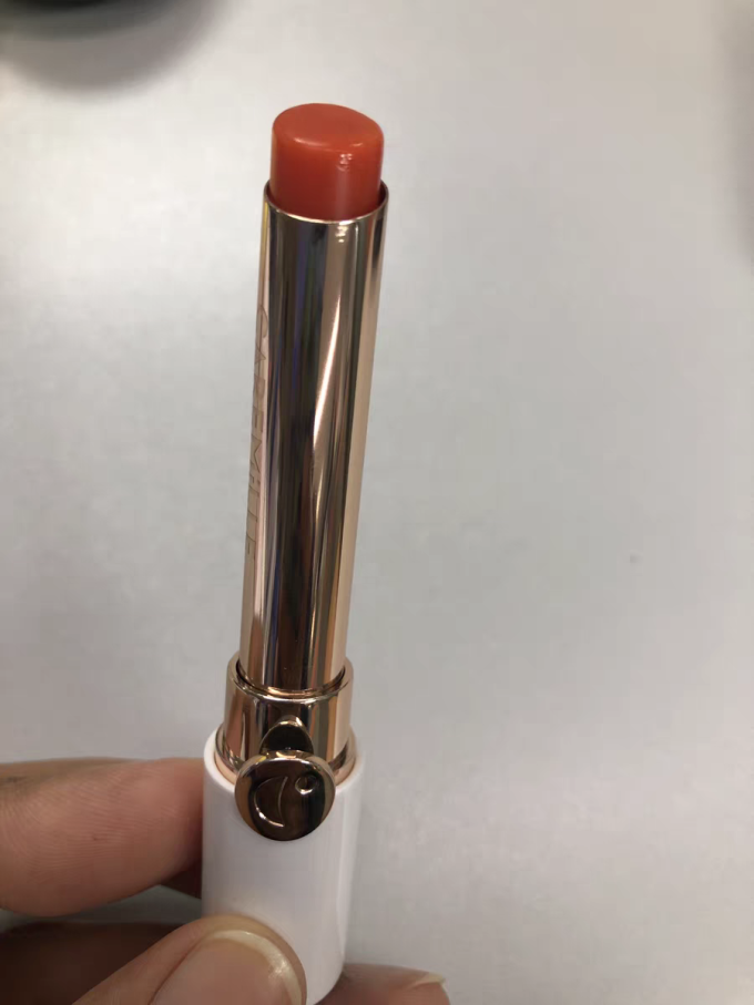 珂曼润唇膏