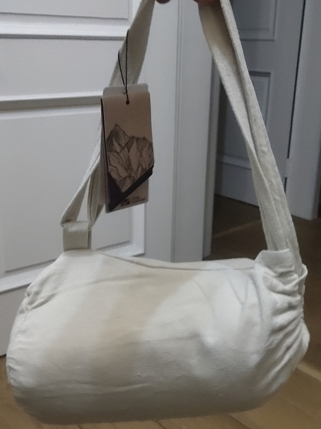 东西不错，收纳小小一个，方便出去带，布料