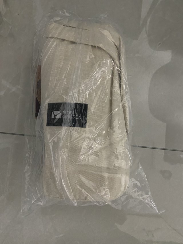 还没拆封，等下次露营遇到有树的时候就可以