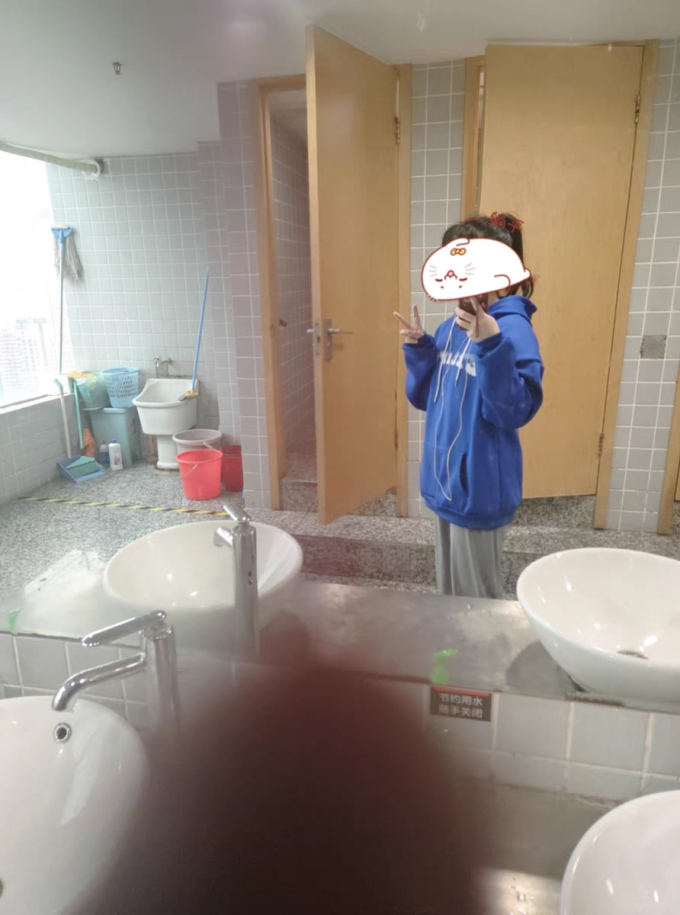 女士卫衣
