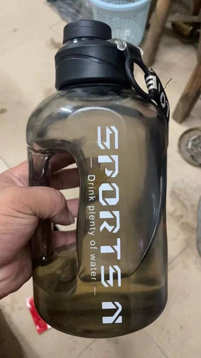 塑料杯