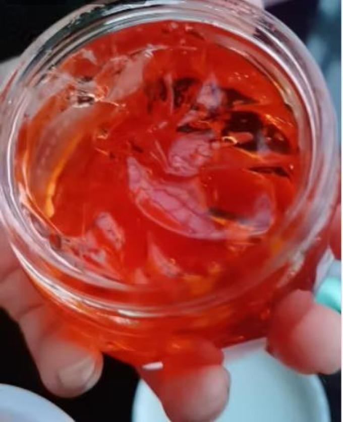 季欧妮涂抹面膜