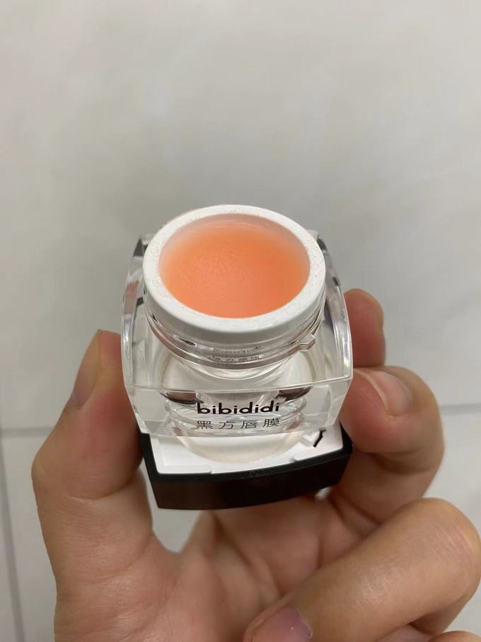 润唇膏