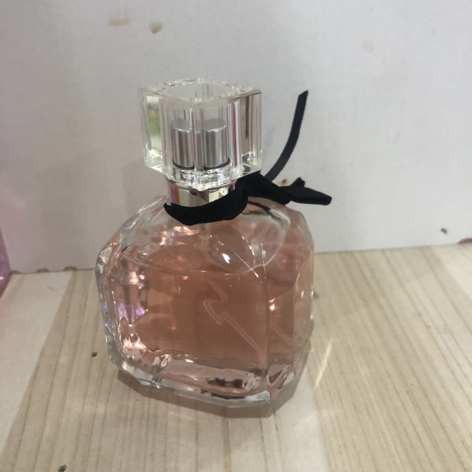 女士香水