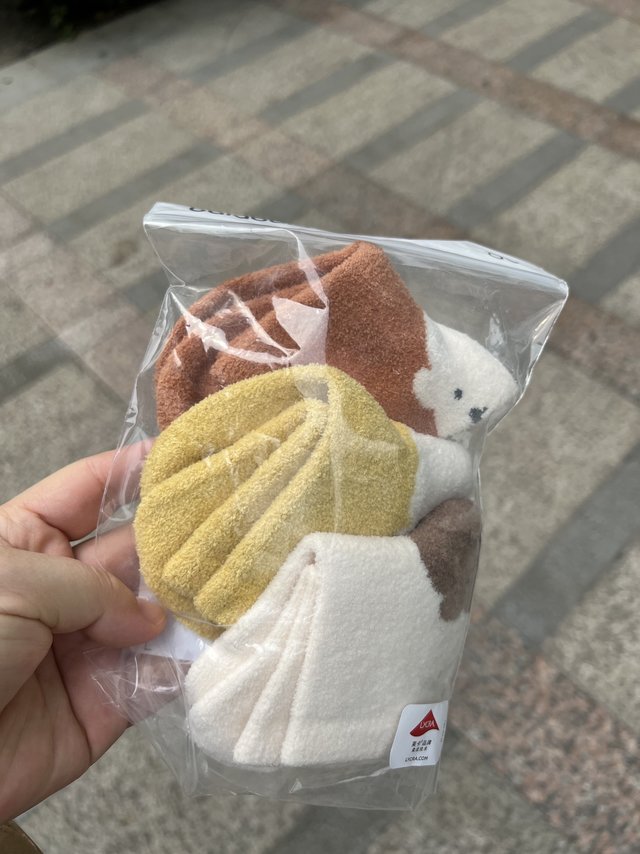 地砖太凉，穿上挺好，大小也很合适，快安排
