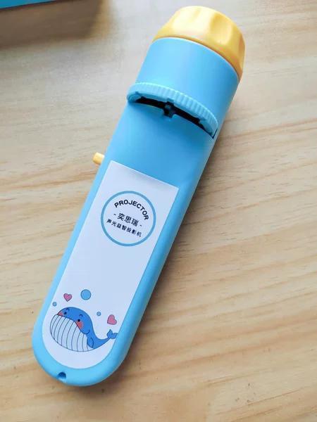 很实用的儿童玩具投影仪