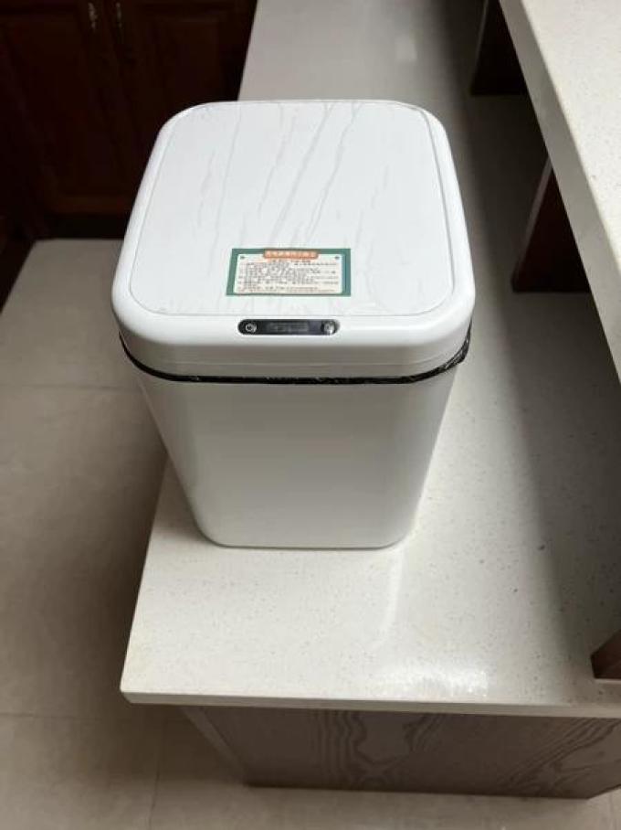 鸿升垃圾桶