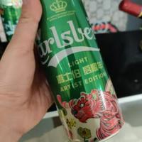 嘉士伯啤酒是我的最爱。每次都买10来箱。