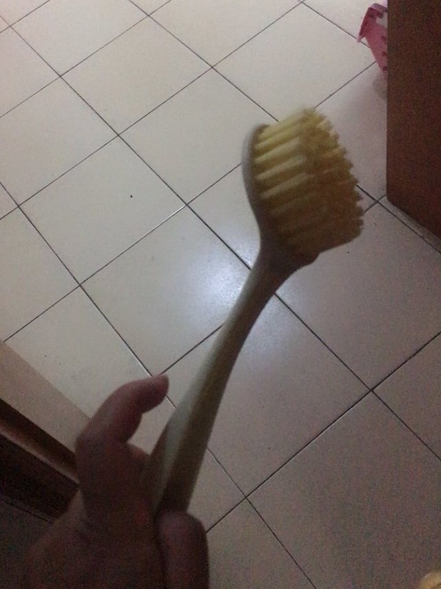 
小刷子，洗锅挺好用的，毛硬 
