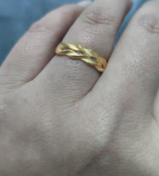 周大福黄金戒指