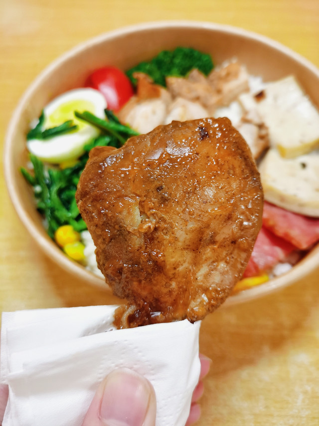 最近在减脂,但是又控制不住得想吃肉,这鸡