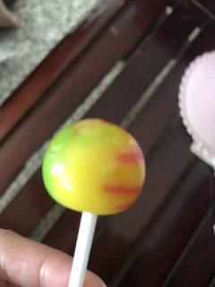 热带水果味的阿尔卑斯棒棒糖