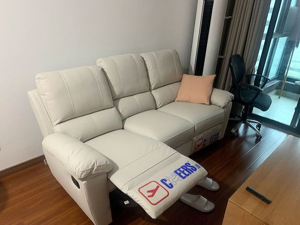 很大的三人位沙发