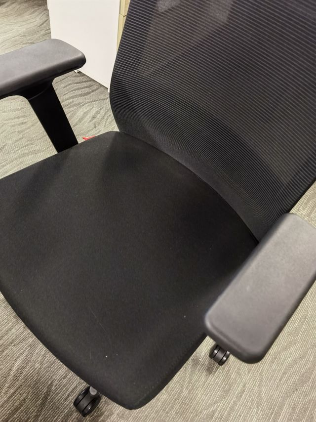新的办公椅感觉还行