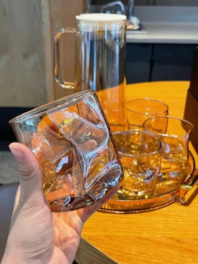 玻璃杯