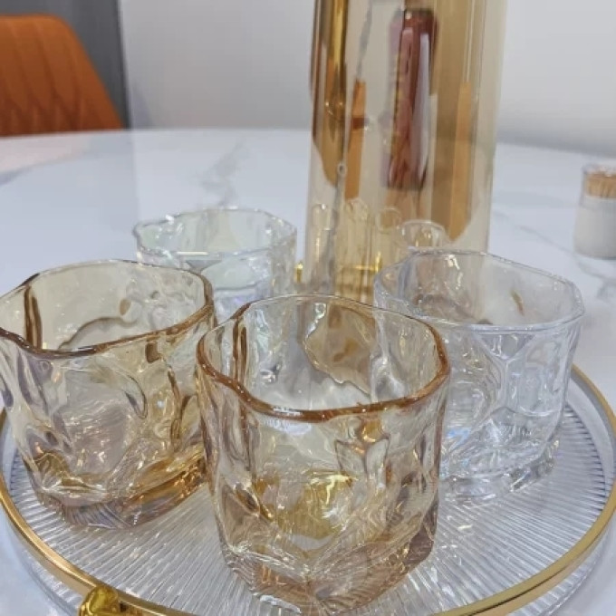 玻璃杯