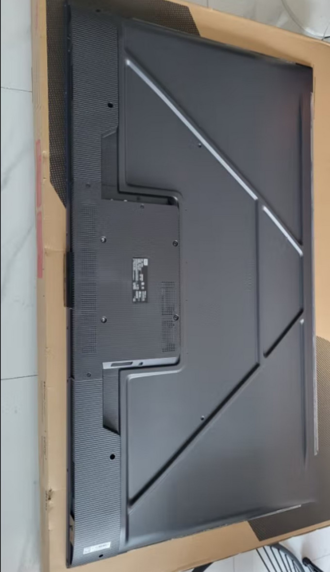 tcl 65v8e电视上墙记