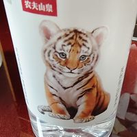 长白雪矿水，真正的自然水
