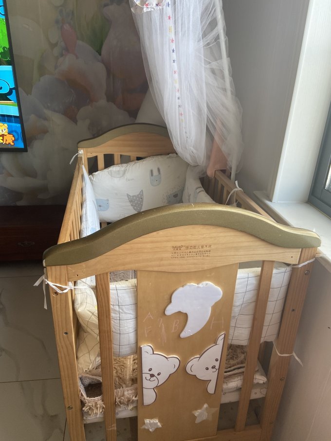 贝唯他婴儿床