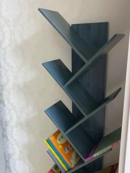 书架板子厚实，板材很平整