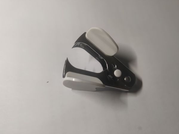 得力起钉器