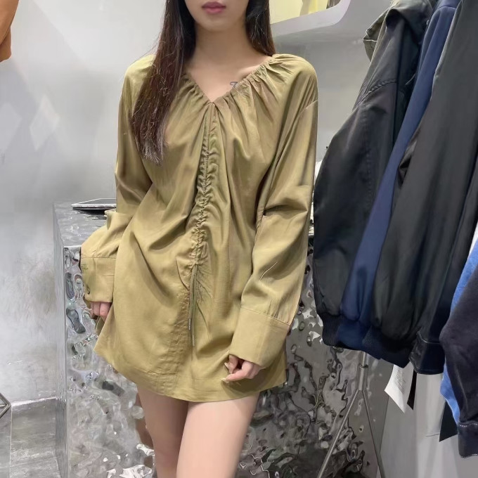女上装