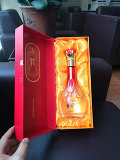 五粮液酒是浓香型白酒的典型代表