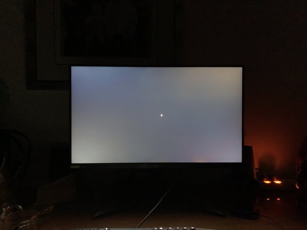 到手五彩斑斓的黑