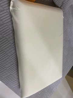 乳胶枕的质量很好，不容易变形
