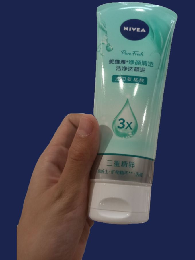 妮维雅净颜清透洁颜泥 2022-11-08 16:45:10 洗面奶挺温和的不刺激,洗