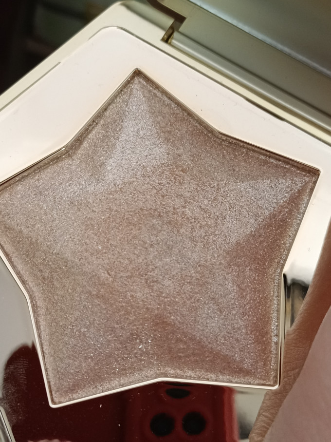 完美日记高光修容