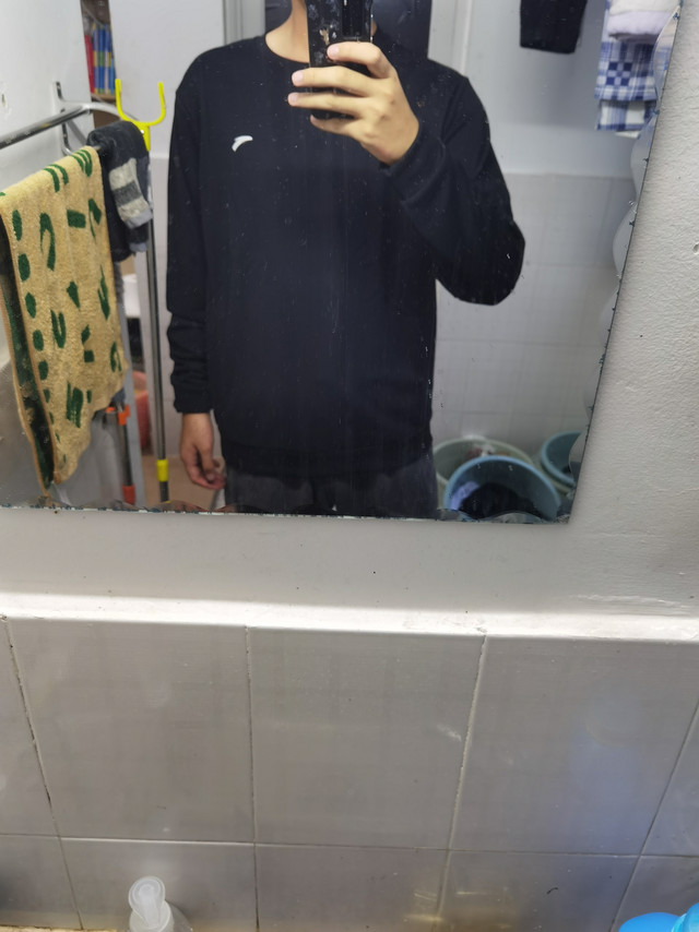 上身效果：只能说刚好合适，原本想着大一点