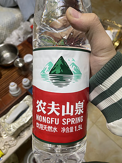 农夫山泉矿泉水nice