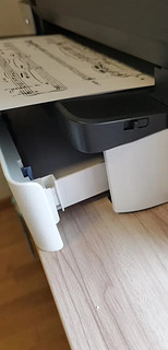 打印机可以无线连接打印，也可以彩印