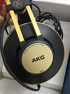 akg k92 有线头戴耳机