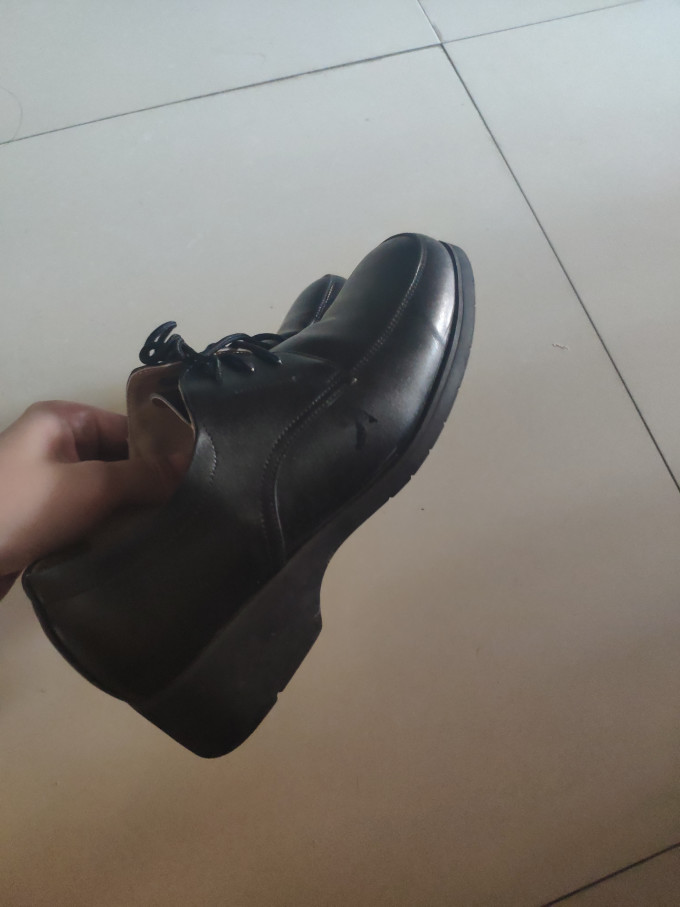 休闲皮鞋