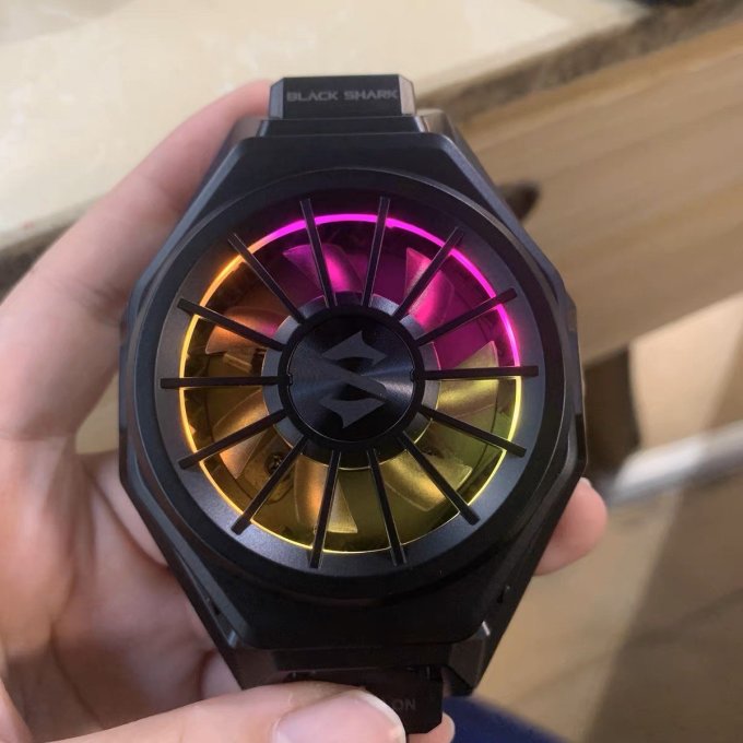 黑鲨冰封散热背夹pro散热器怎么样 黑鲨冰封散热背夹让我再也不担心