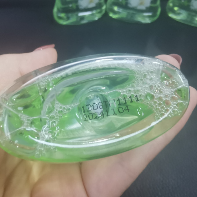 高露洁漱口水