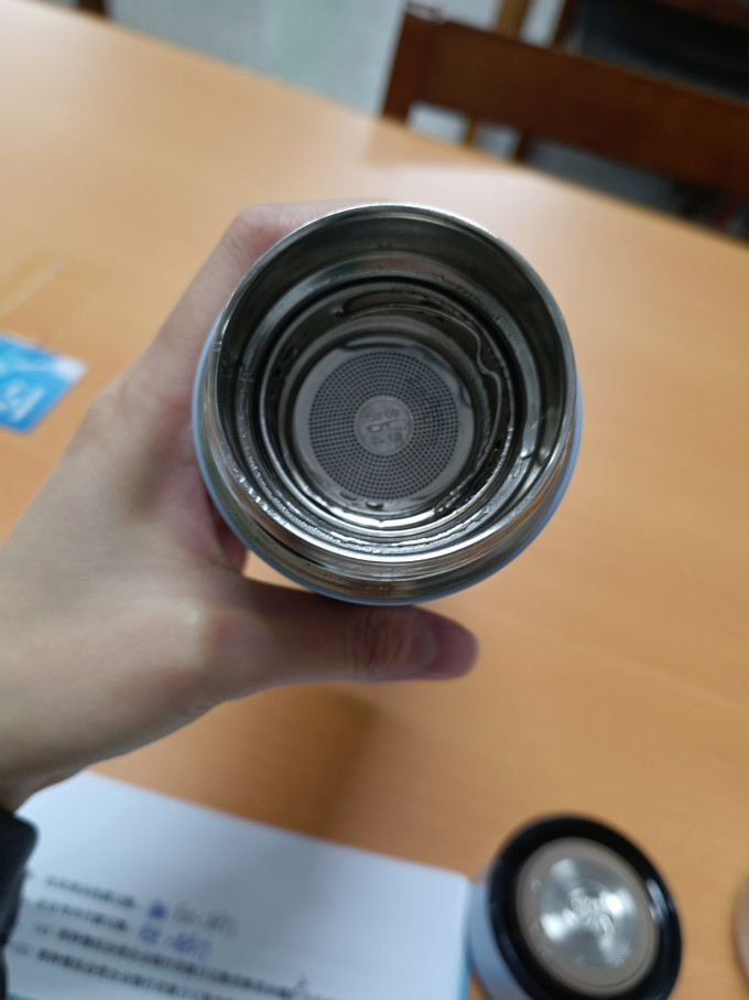 象扣保温杯