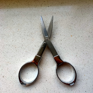 这把剪刀会变形
