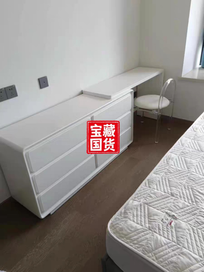 梳妆台