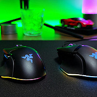 RGB真顶配：雷蛇巴塞利斯蛇V3专业版三模鼠标，桌面无线光污染补完