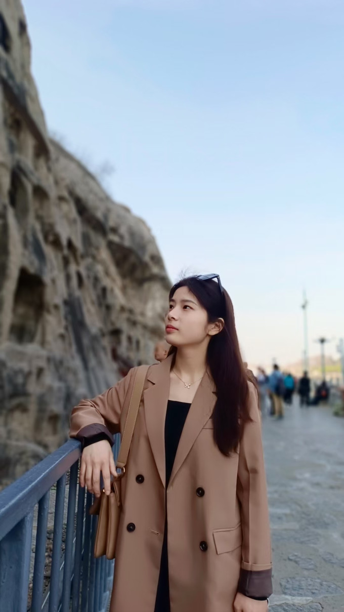 女上装