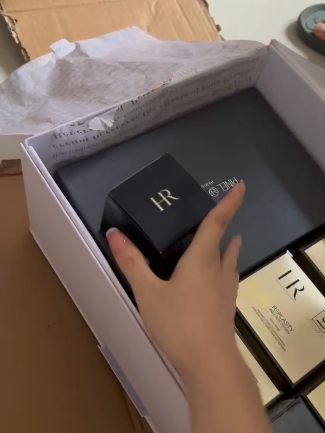 买10万块的赫莲娜赠品都有什么