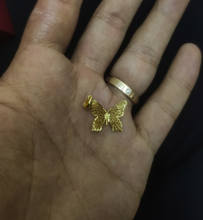 周大生黄金吊坠