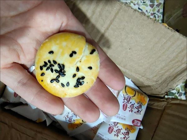 正宗蛋黄酥批发整箱雪媚娘