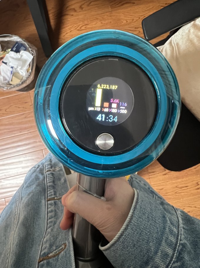 戴森手持式吸尘器