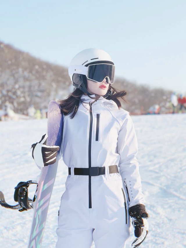 新款蘑菇头DOOREK女连体滑雪服套装
