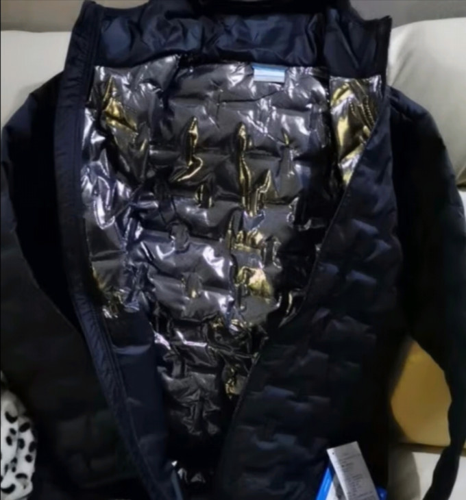 哥伦比亚运动羽绒服