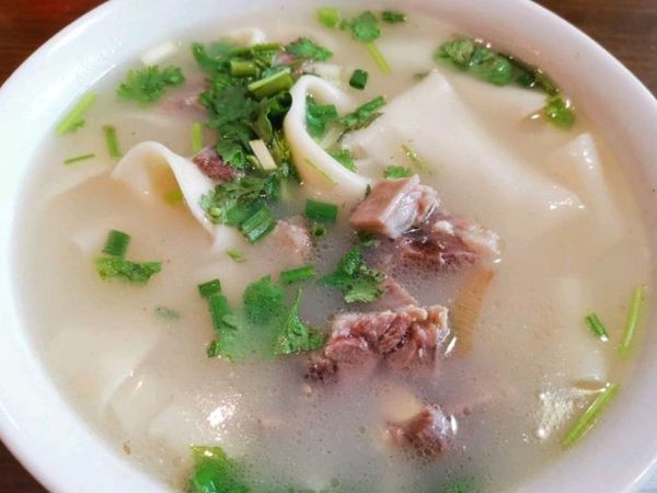 家乡的地方特产烩面，每次回家必吃！